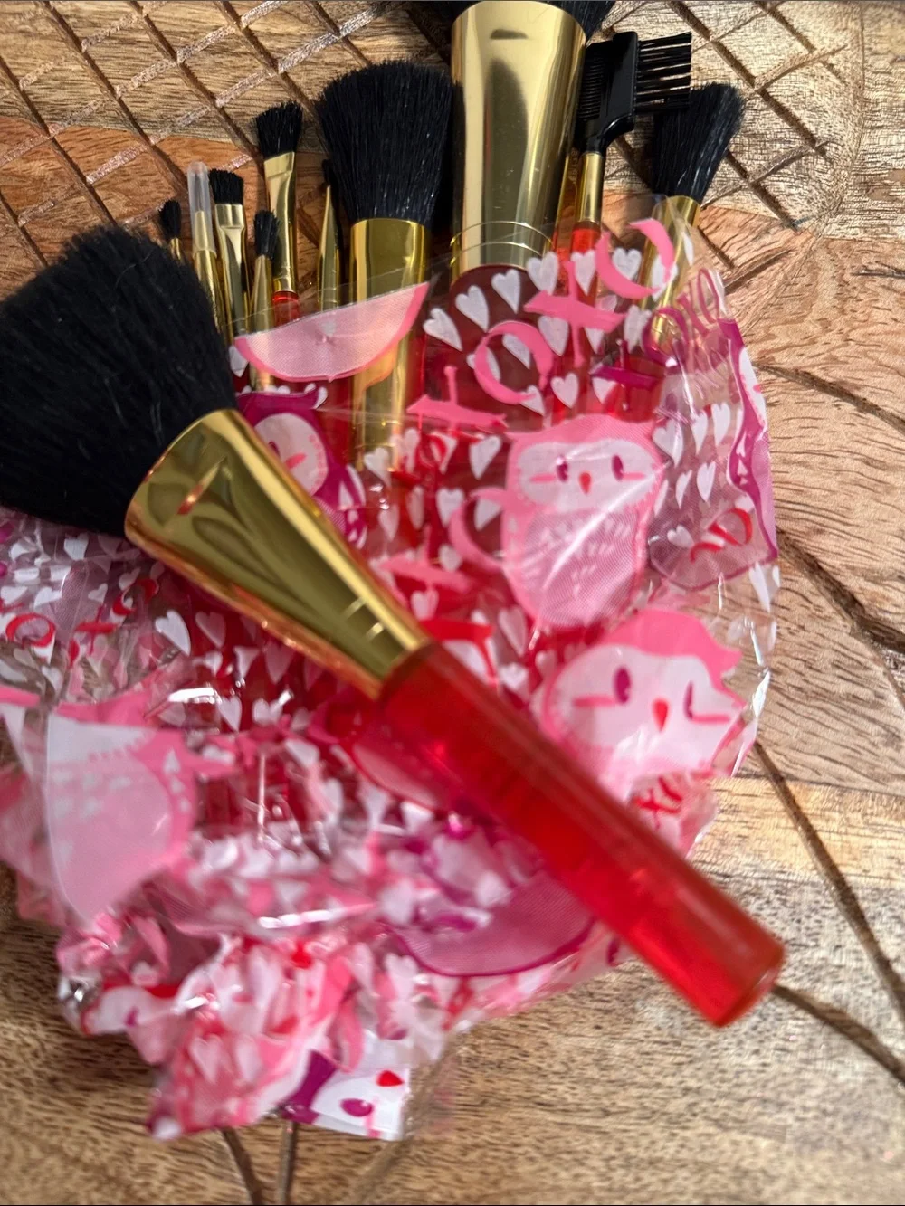 NWT 11 pc Complete Gold & Red Women's Brush Set by Upstage packaged in owl wrap